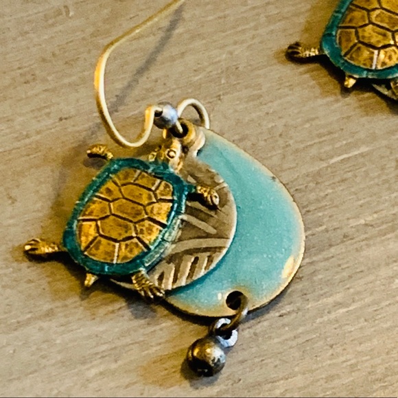 Mixed tone earrings from Hawaii, sea turtle - Picture 3 of 6